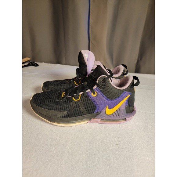 Nike Other - Nike LeBron James Witness VII Men's‎ Size 12 Shoes